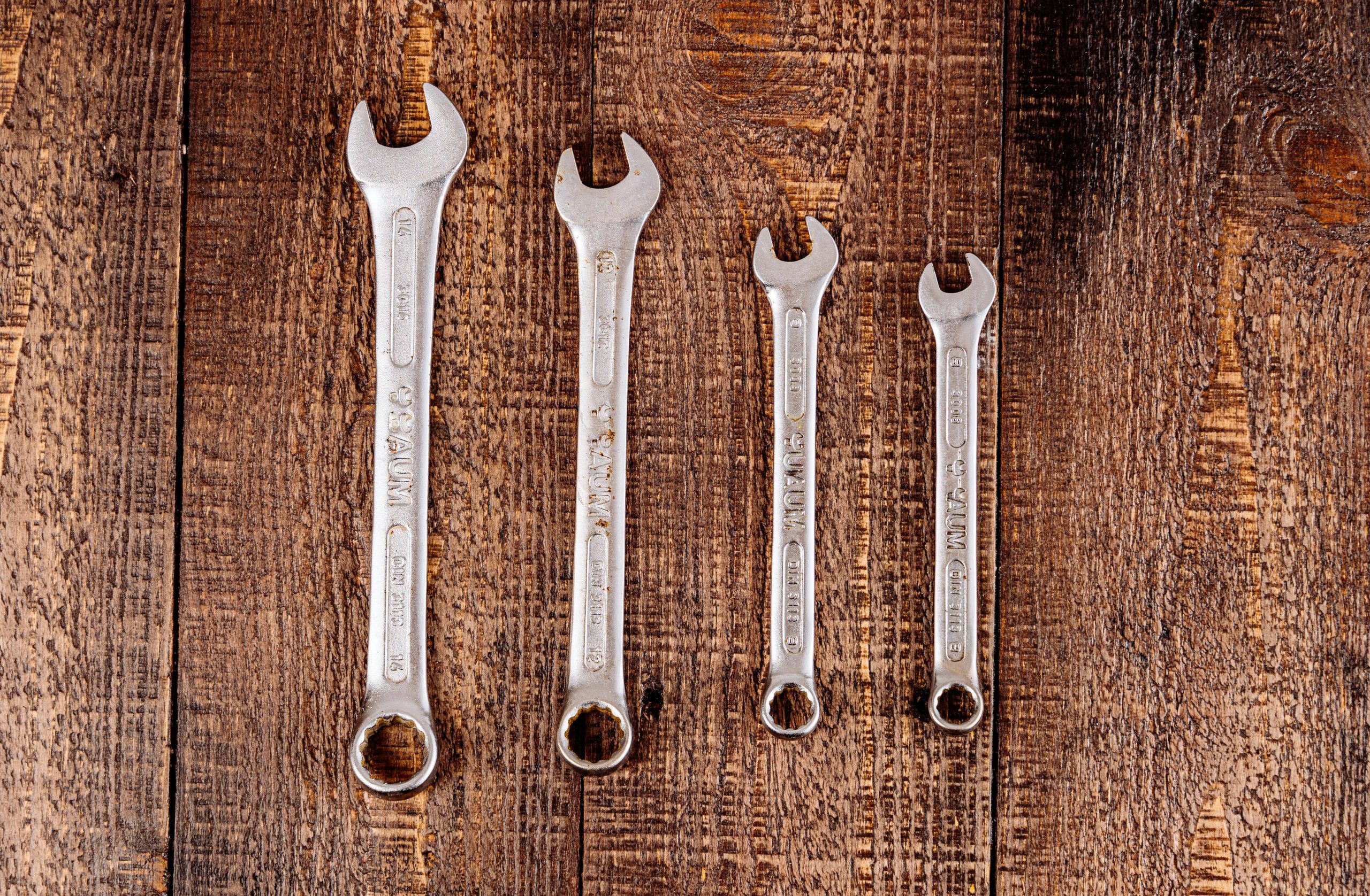 use wrenches to replace bathroom faucet cartridge