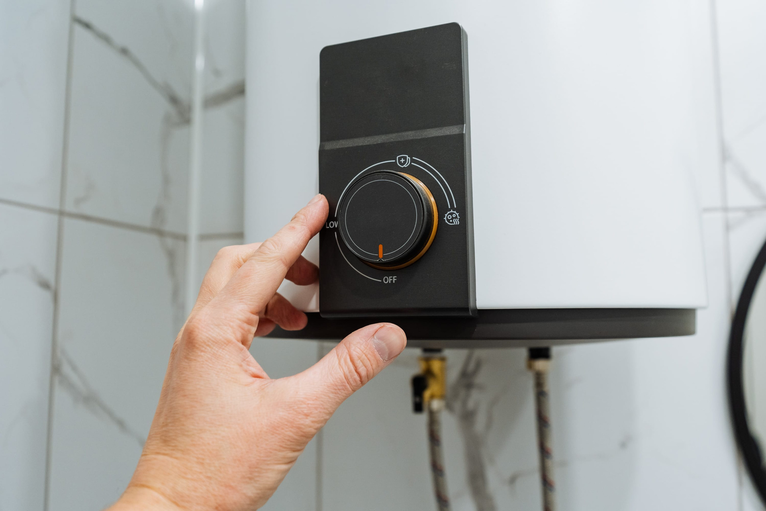 water heater thermostat setting